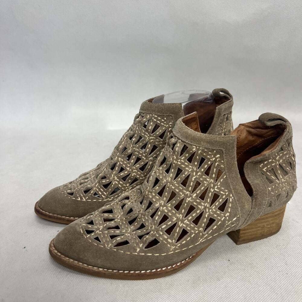 JEFFREY CAMPBELL WOMEN'S TAGGART LATTICE CUTOUT TAN ANKLE BOOTIES SIZE 7 - Picture 4 of 10